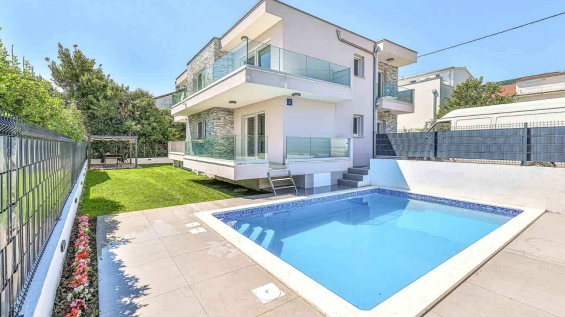 Villa Expansive Retreat With Private Pool & Bbq, Near The Beach Kastela