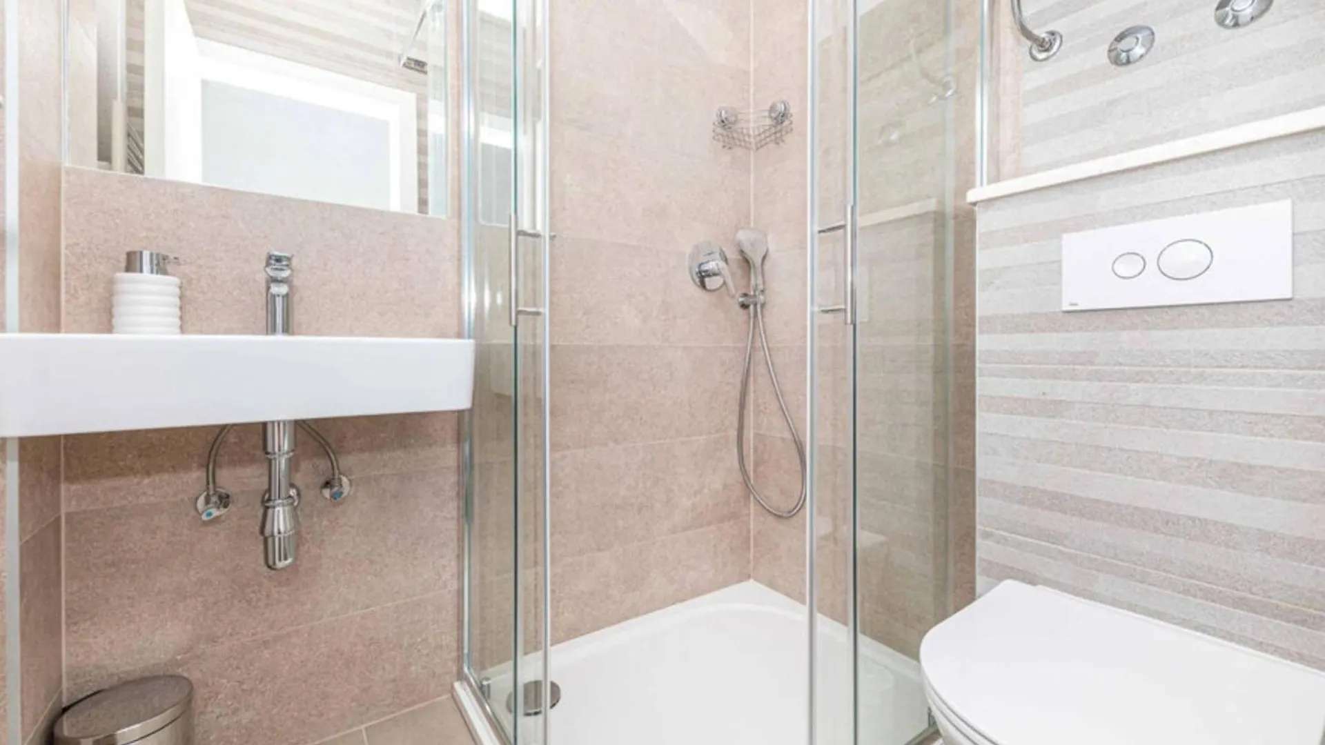 Expansive Retreat With Private Pool & Bbq, Near The Beach Kastela 0*,