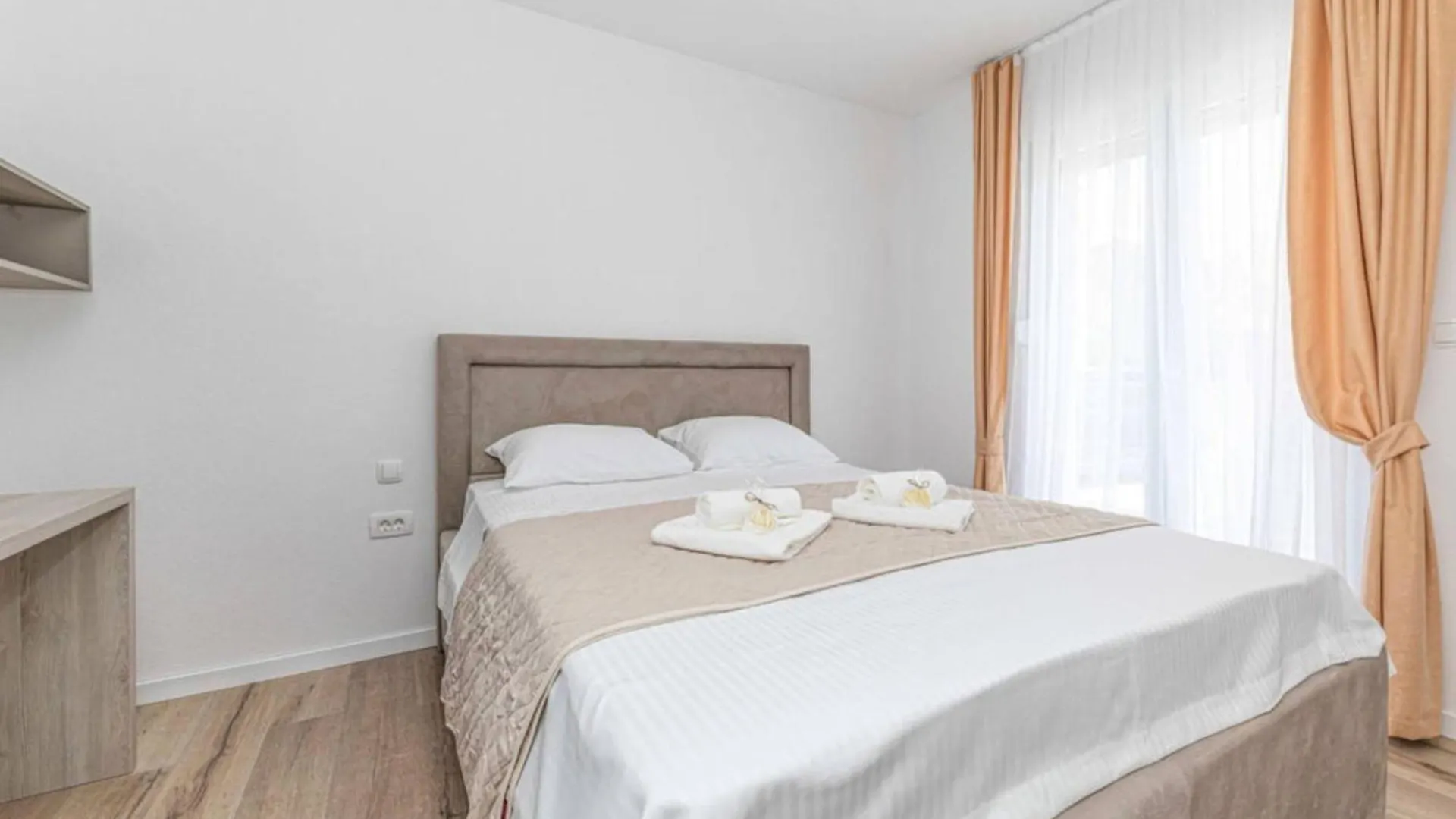 Villa Expansive Retreat With Private Pool & Bbq, Near The Beach Kastela
