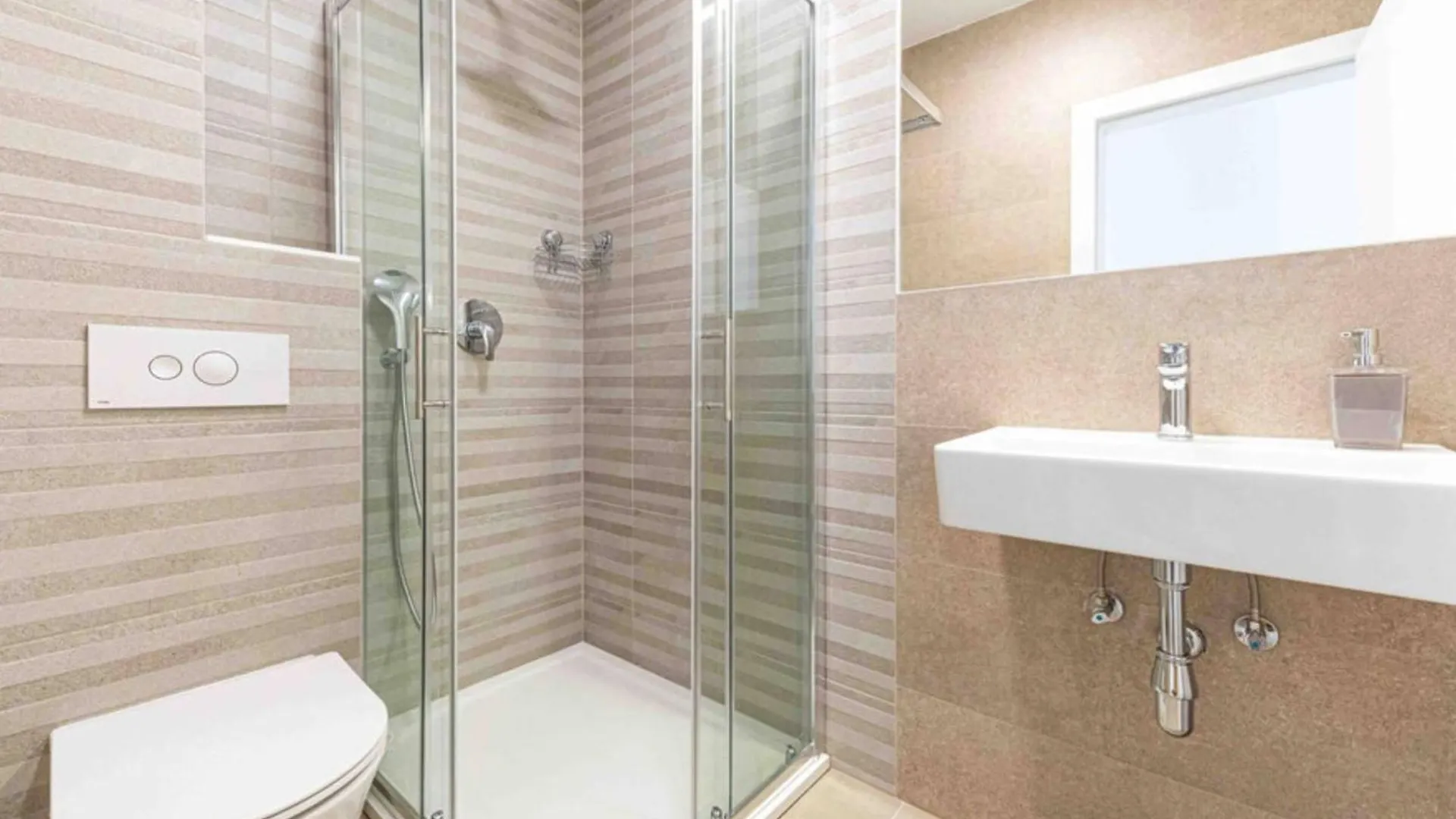 Expansive Retreat With Private Pool & Bbq, Near The Beach Kastela Villa
