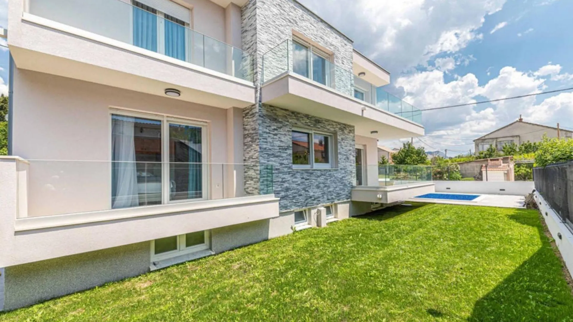 Expansive Retreat With Private Pool & Bbq, Near The Beach Kastela