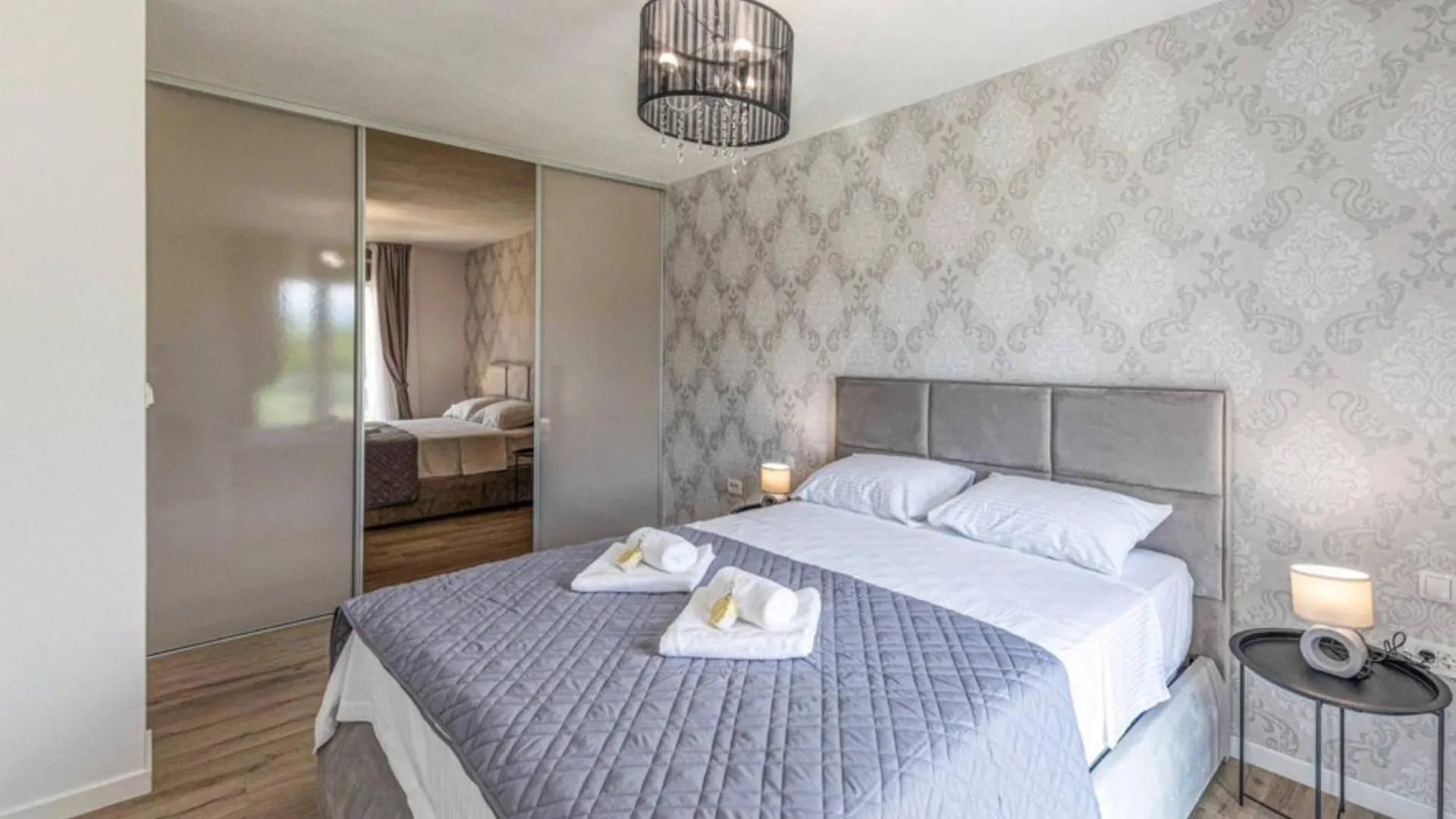 Expansive Retreat With Private Pool & Bbq, Near The Beach Kastela