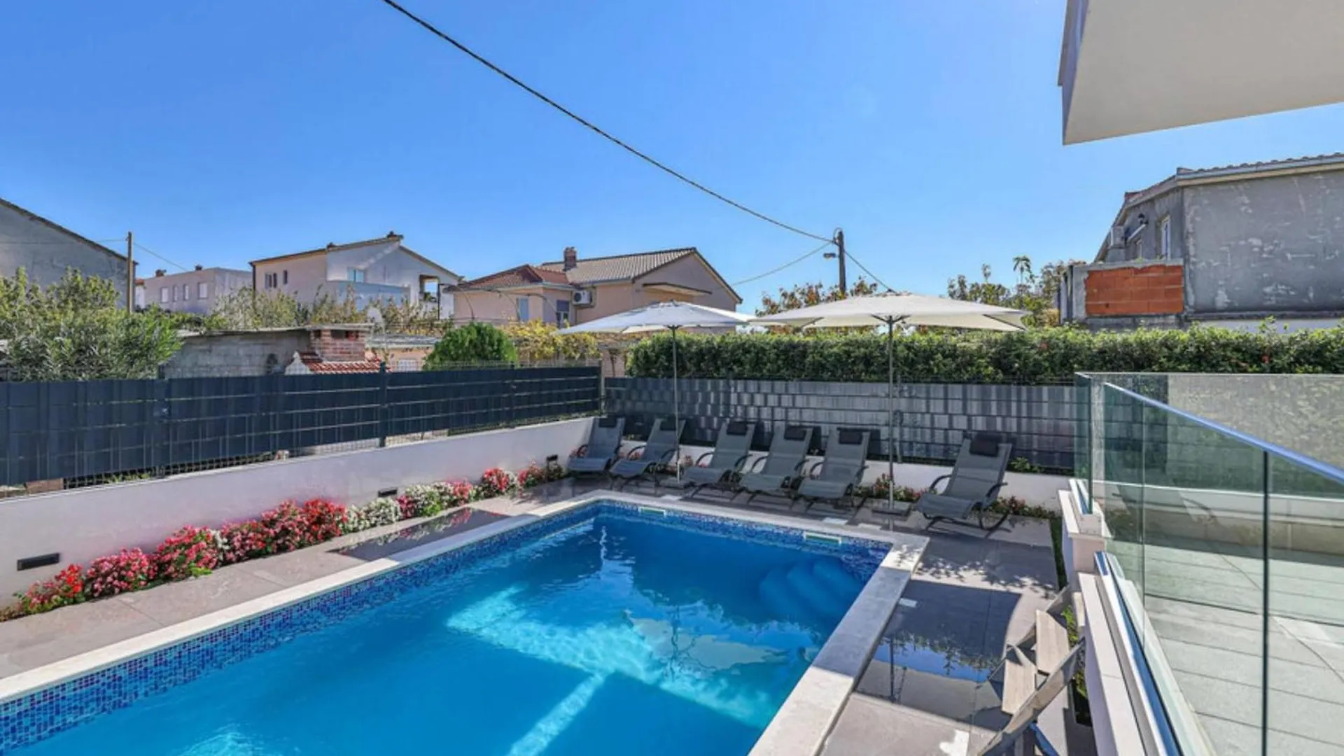 Villa Expansive Retreat With Private Pool & Bbq, Near The Beach Kastela