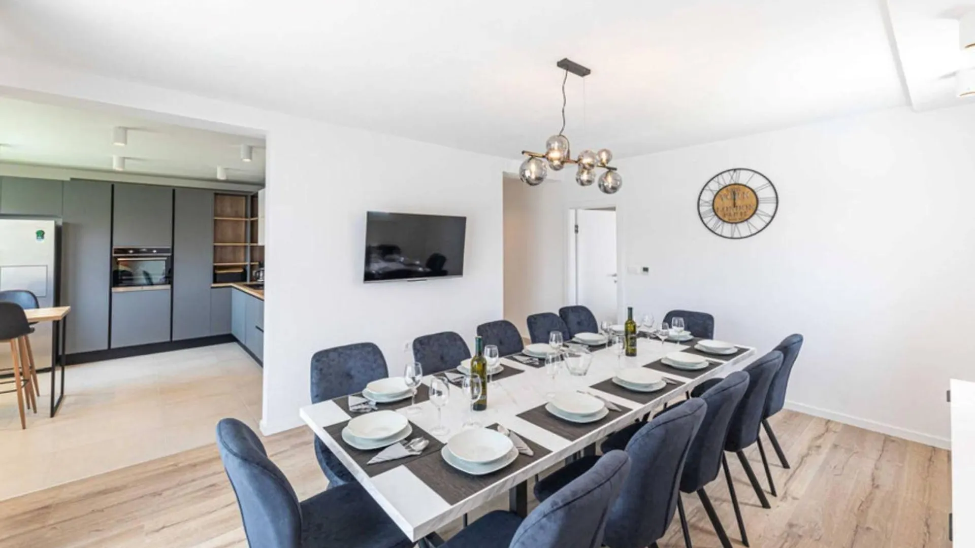 Expansive Retreat With Private Pool & Bbq, Near The Beach Kastela 0*,